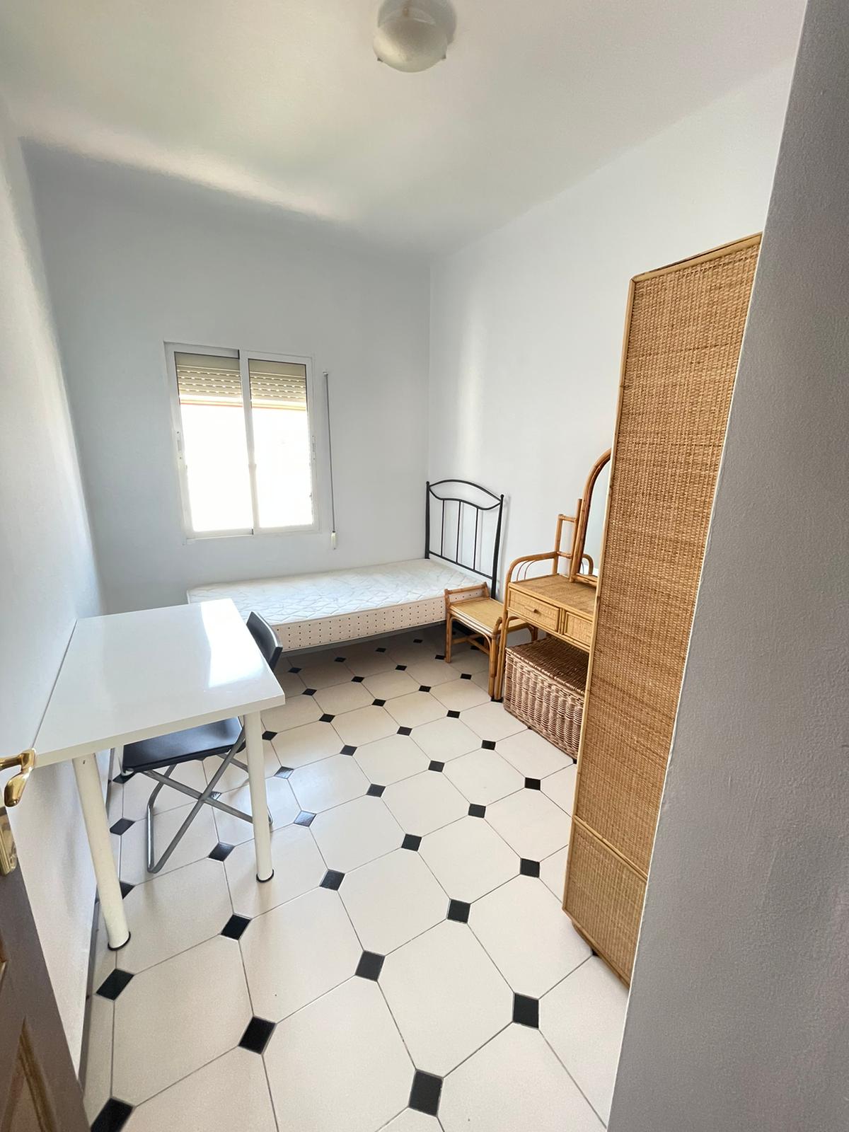Bright room in Triana with nice view